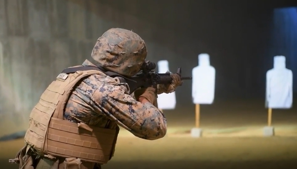 Xem thủy quân lục chiến Mỹ tập luyện sử dụng súng trường